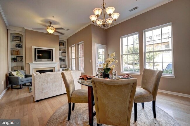 Building Photo - 4951 Brenman Park Dr