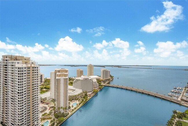 Building Photo - 495 Brickell Ave
