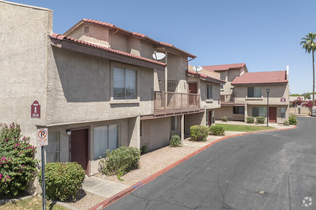 Building Photo - Orangewood Grove