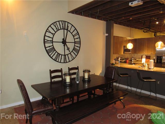 Building Photo - 3560 Artist's Way