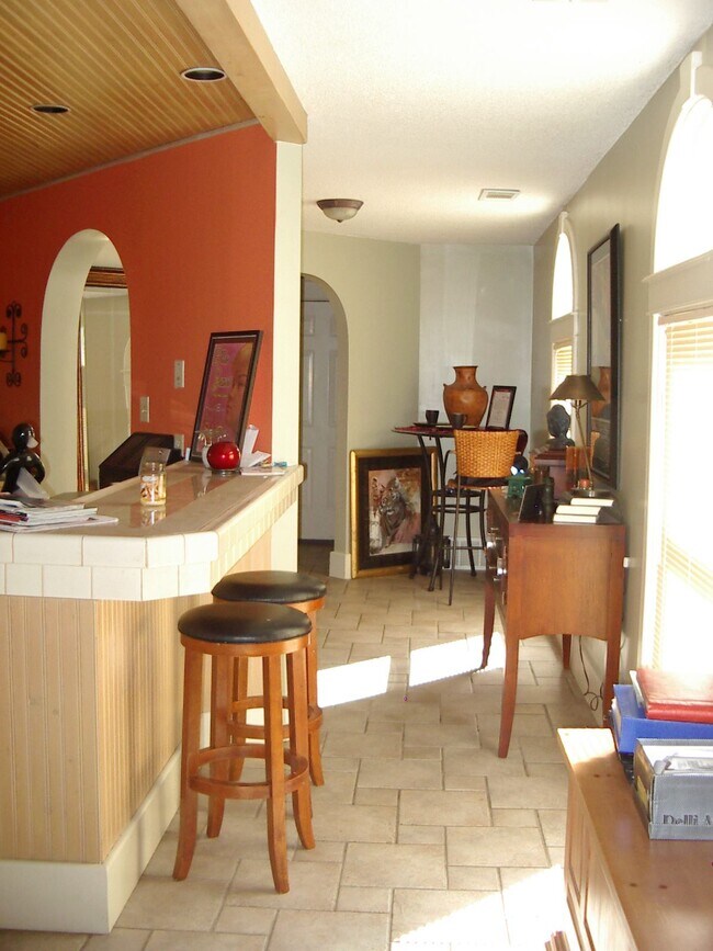 great for entertaining - 2473 Harvard Ave