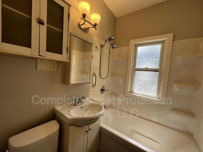 Foto del edificio - 6931 Harrison Ave