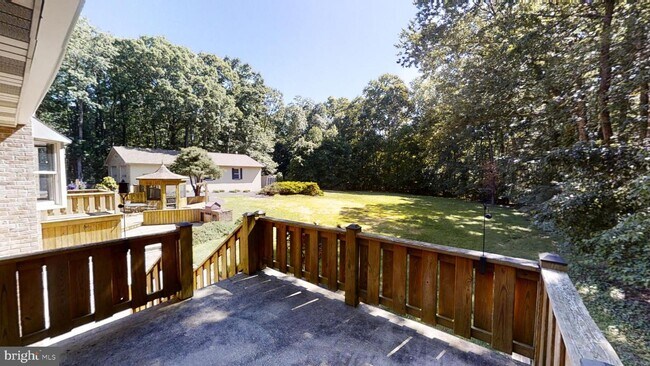Foto del edificio - 3842 Stoneybrook Rd