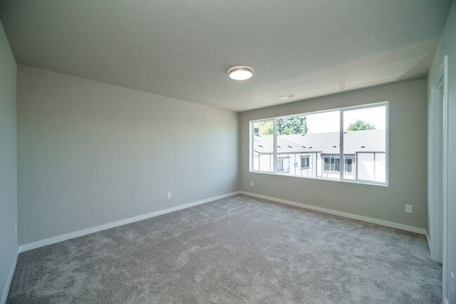 Building Photo - 4058 SE Holgate Blvd