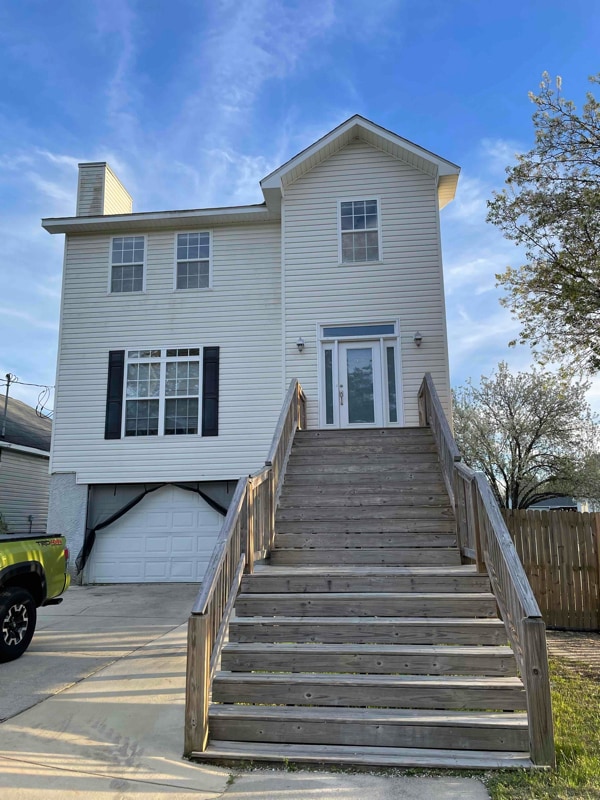 Building Photo - 689 Wildwood Loop