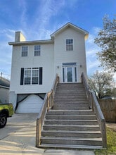 Building Photo - 689 Wildwood Loop