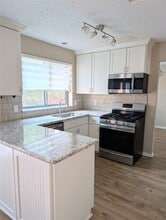 Building Photo - 9303 Palm Shores Dr Building Photo - 9303 Palm Shores Dr