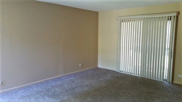 Building Photo - 2275 Country Club Dr