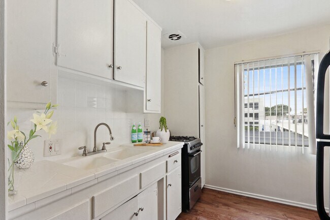 Foto del edificio - Beloit Avenue Apartments