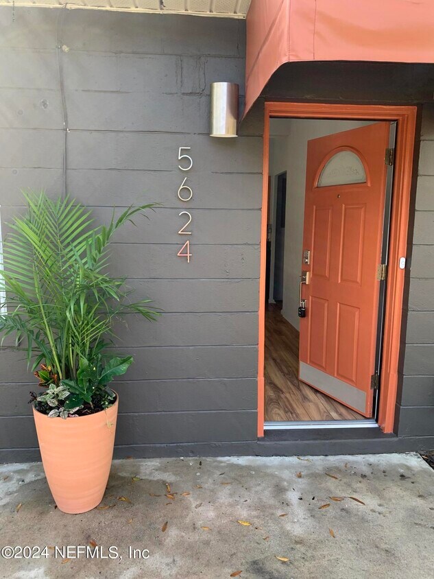 Foto principal - 5624 Ramona Blvd