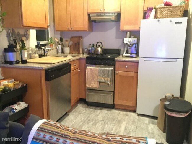 Building Photo - 1 br, 1 bath Condo - 211 Harvard Ave 14