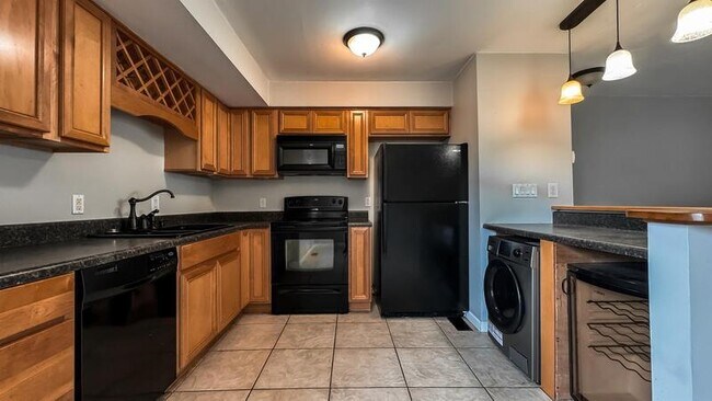 Foto del edificio - 7440 Hampton Blvd, E