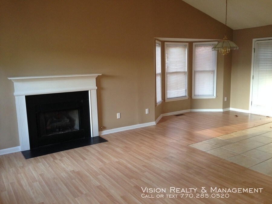 Building Photo - 211 Villa Cove