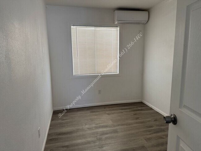 Foto del edificio - *** Please call us @ 661-266-1400 for info...