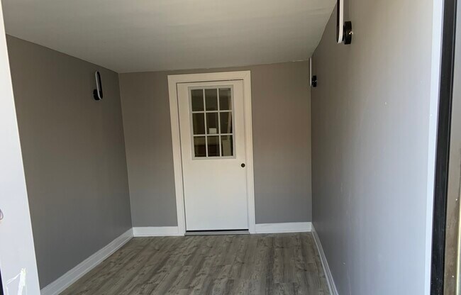 Building Photo - 8024 S Yates Blvd