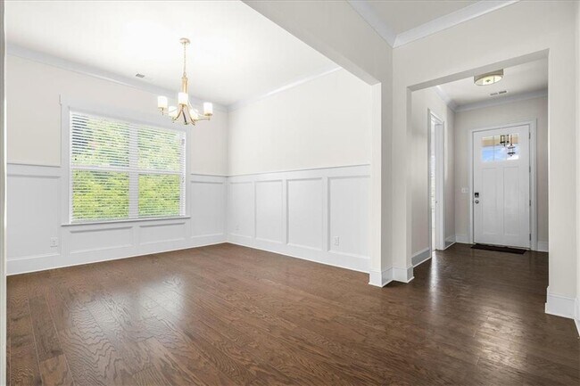 Building Photo - 580 Avondale Hills Dr