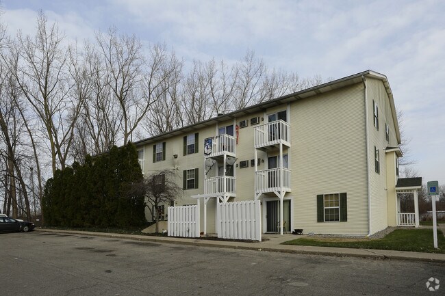 Cattail Cove Apartaments - Cattail Cove Apartments