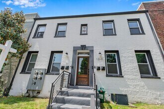 Building Photo - 1310 Holbrook St NE