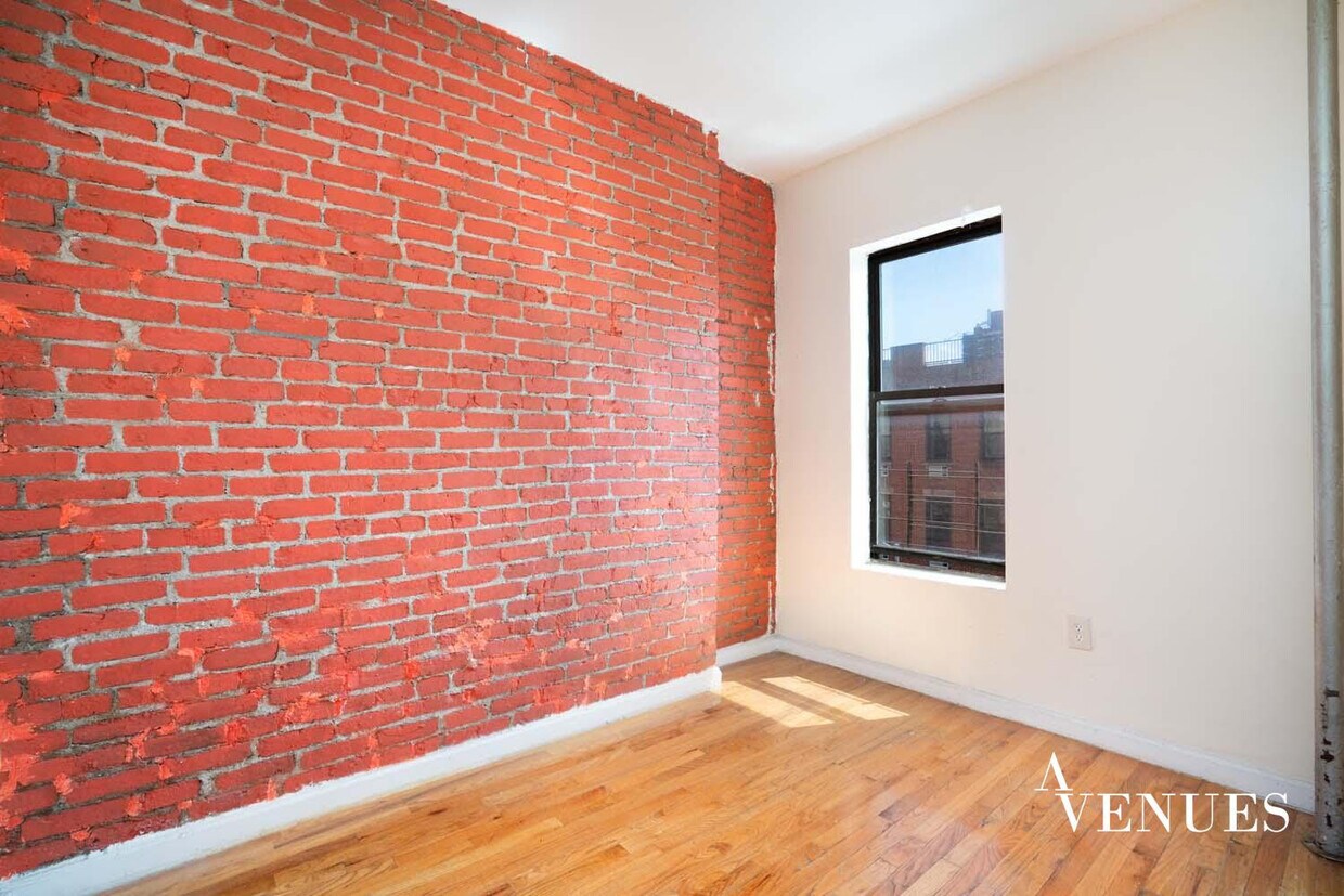 Primary Photo - 252 E 110th St