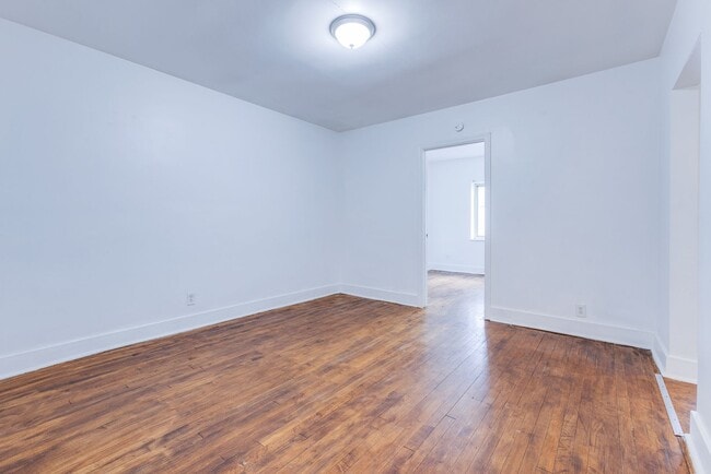 Building Photo - 757 E Warrington Ave