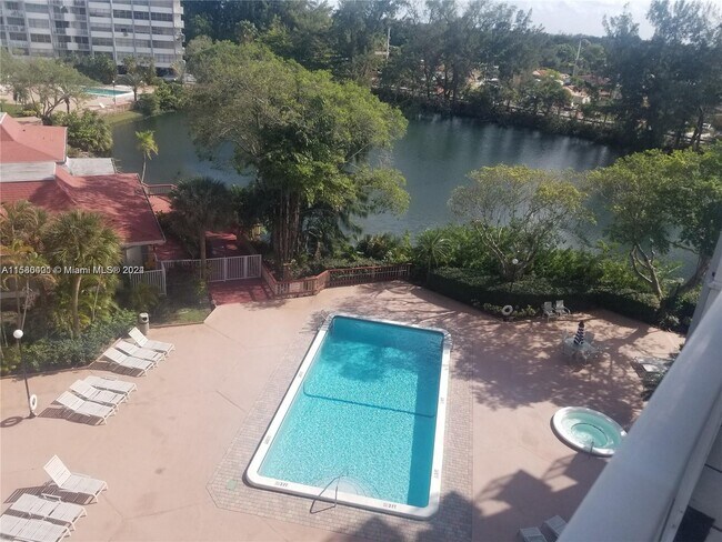 Building Photo - 1200 NE Miami Gardens Dr