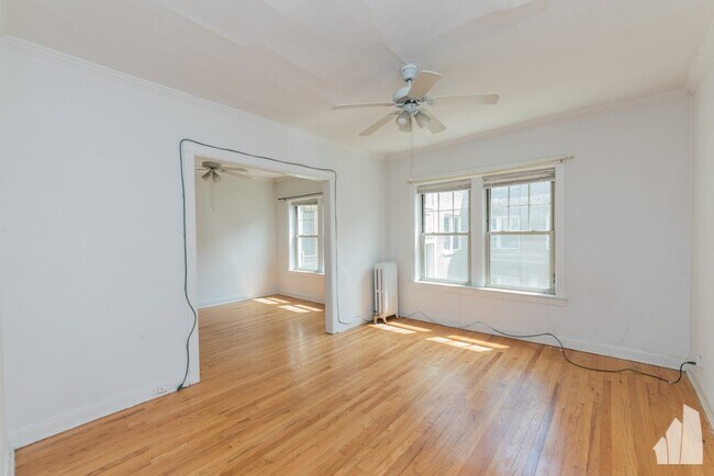 Building Photo - 1916 W Winona St