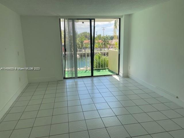 Foto del edificio - 2350 NE 135th St