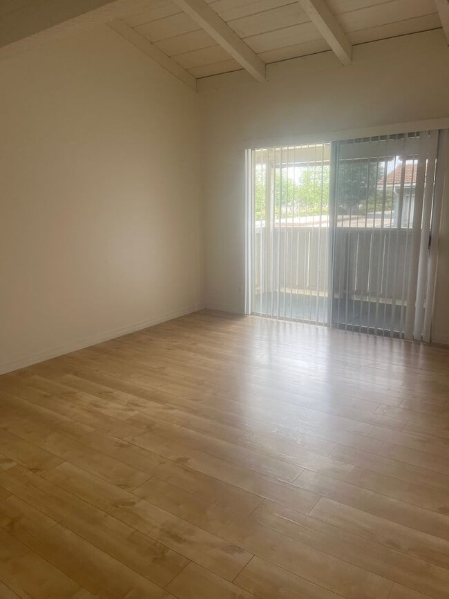 Foto del edificio - 1300 Saratoga Ave