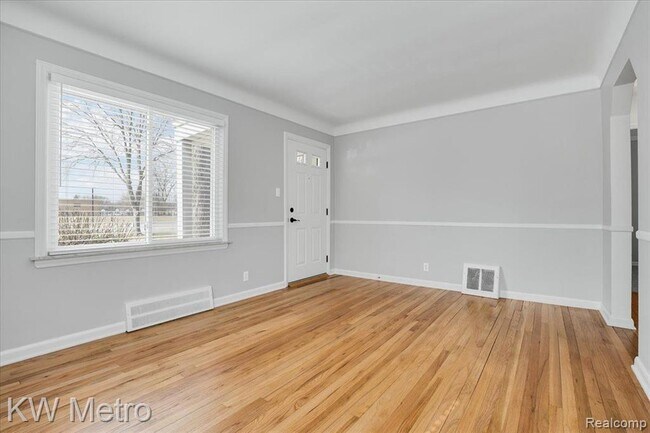 Foto del edificio - 3124 N Alexander Ave