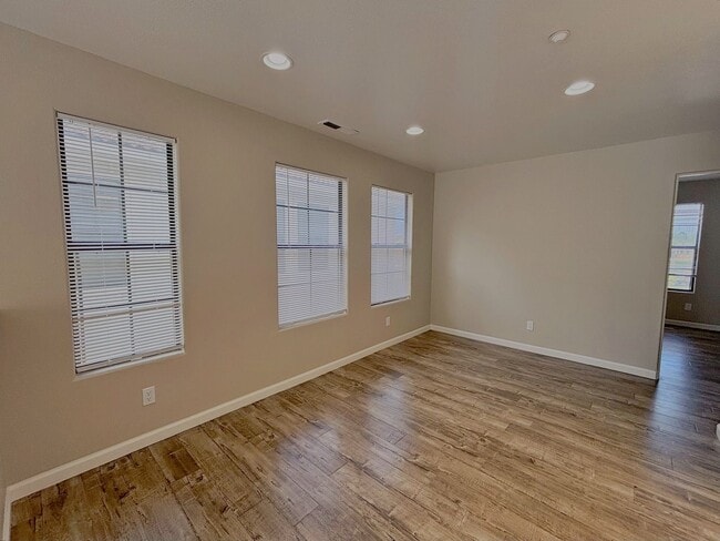 Foto del edificio - Lovely Updated Condo