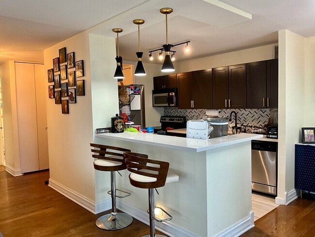 Building Photo - 655 W Irving Park Rd