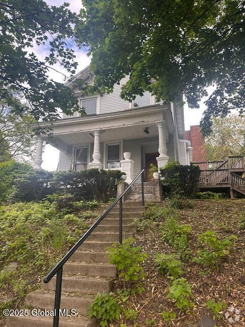 Building Photo - 238 8th St