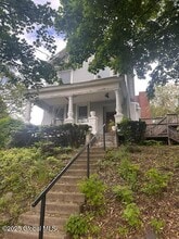 Building Photo - 238 8th St