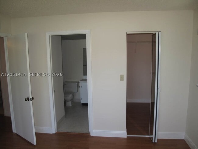 Building Photo - 9632 S Belfort Cir