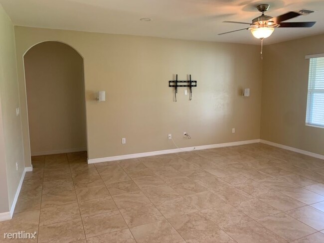 Foto del edificio - 4 br, 2 bath House - 7284 Mikasa Dr