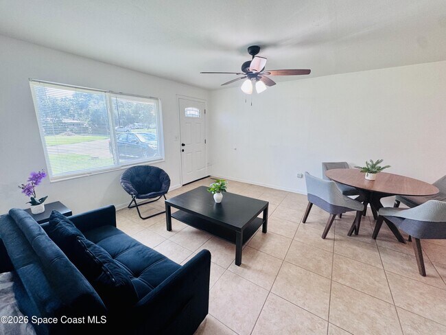 Foto del edificio - 1812 Oakwood Dr