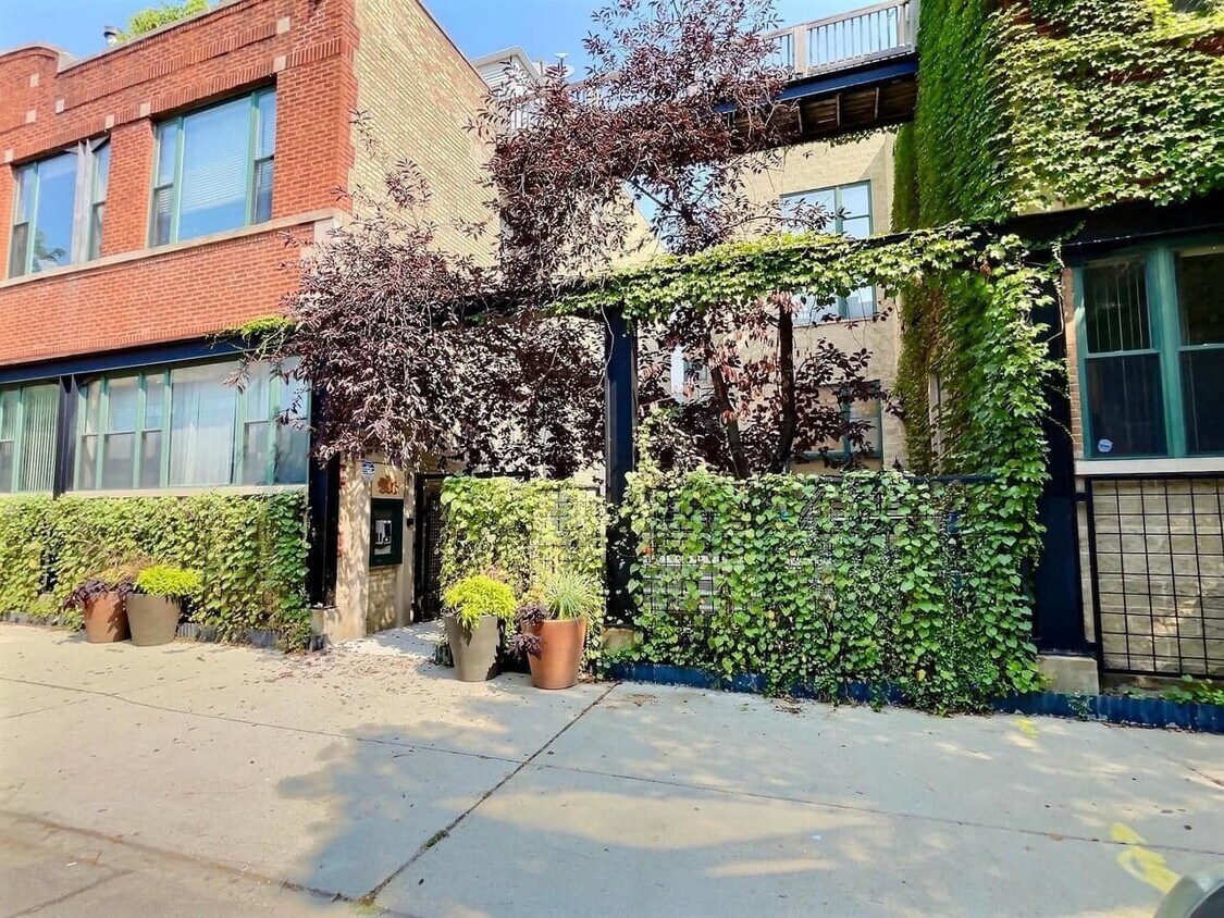 Foto principal - 2943 N Lincoln Ave