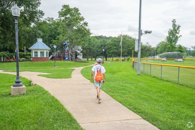 Walking trails are abundant in all of Richland's parks.