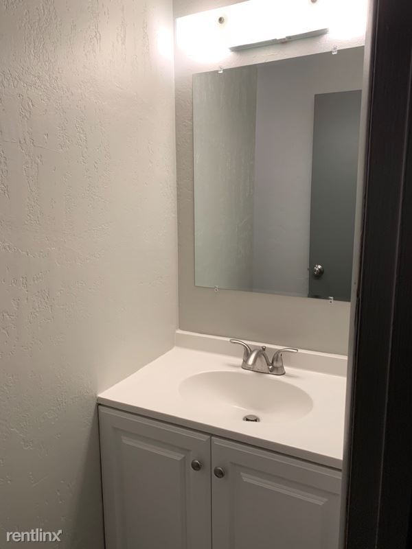 Foto del edificio - 2 br, 1 bath House - 433 23rd Ave NE