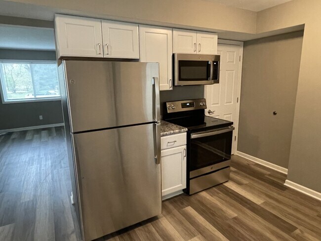 Foto del edificio - 723 Tyler St NE