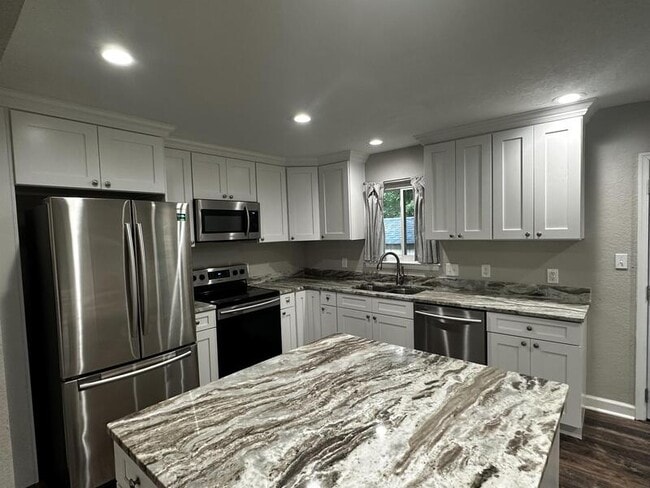 Building Photo - 3364 Brandywine Dr