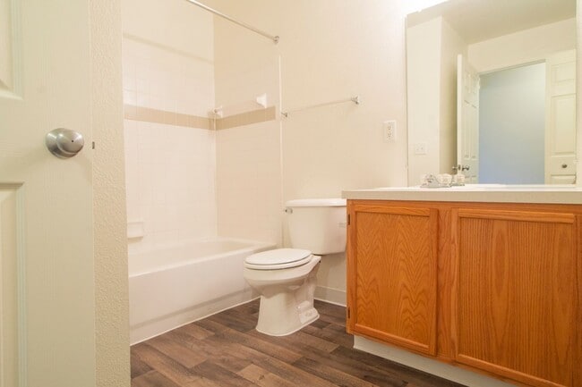 Interior Photo - Lake Village of Rochester Hills
