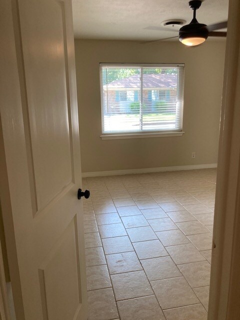 Foto del edificio - 5640 S Madison Pl