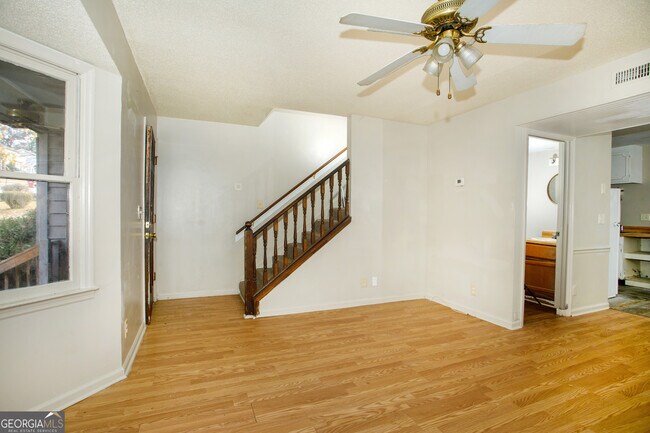 Foto del edificio - 4370 Barrington Pl