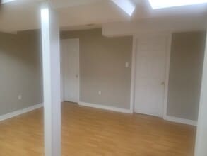 Building Photo - 54 Crystalview Cres