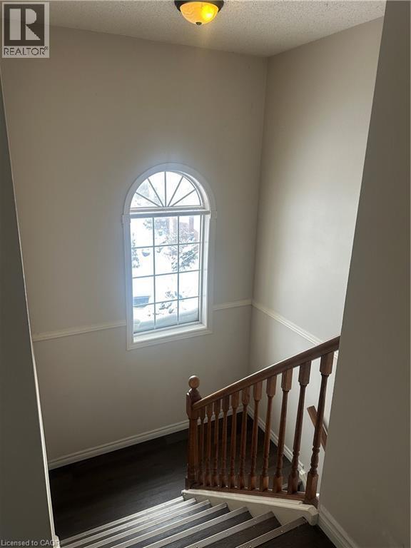 Building Photo - 657 Grange Crescent