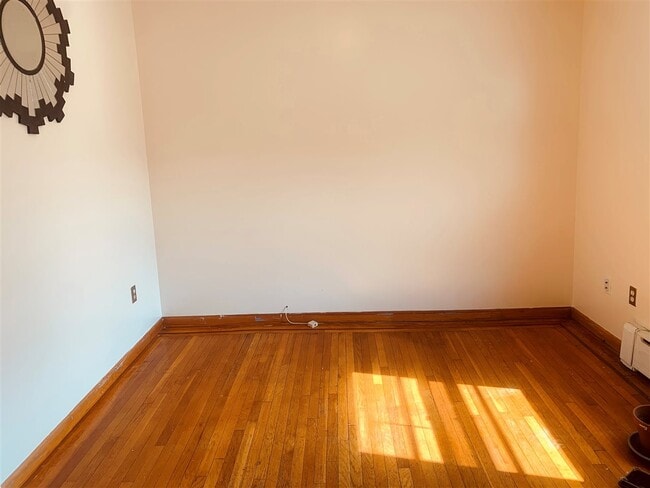 Building Photo - 328 Columbia Ave