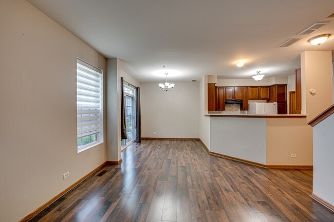 Building Photo - 3904 Preston Dr