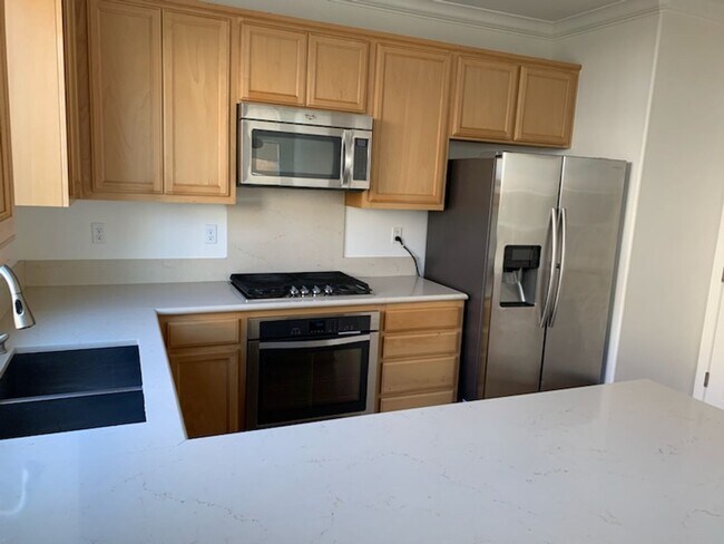 Building Photo - 125 Caspian Way