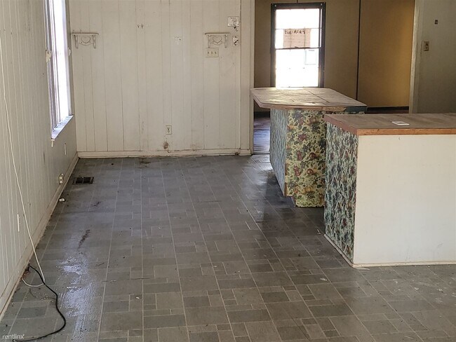 Foto del edificio - 3 br, 2 bath House - 642 West 75th Street